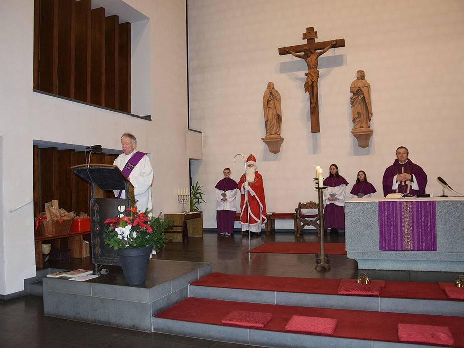 Der heilige Nikolaus in "Heilig Kreuz" Zierenberg